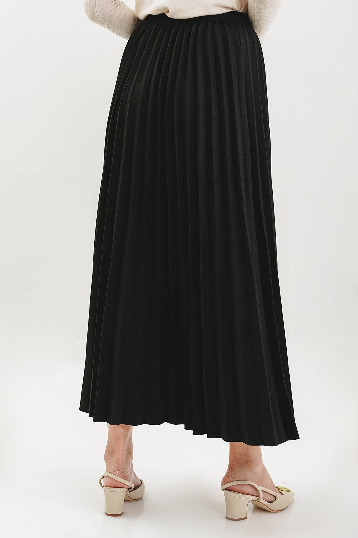 Black Dear Pleats Skirt
