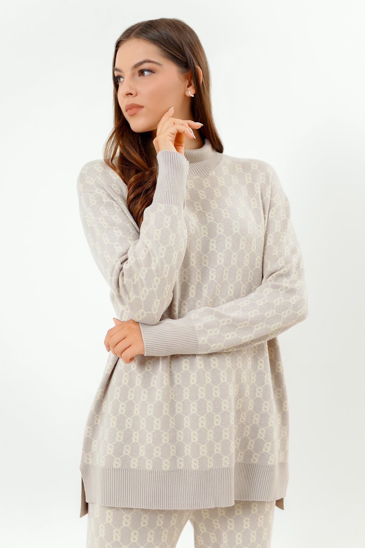 Signature Comfy Sweater - Light Grey