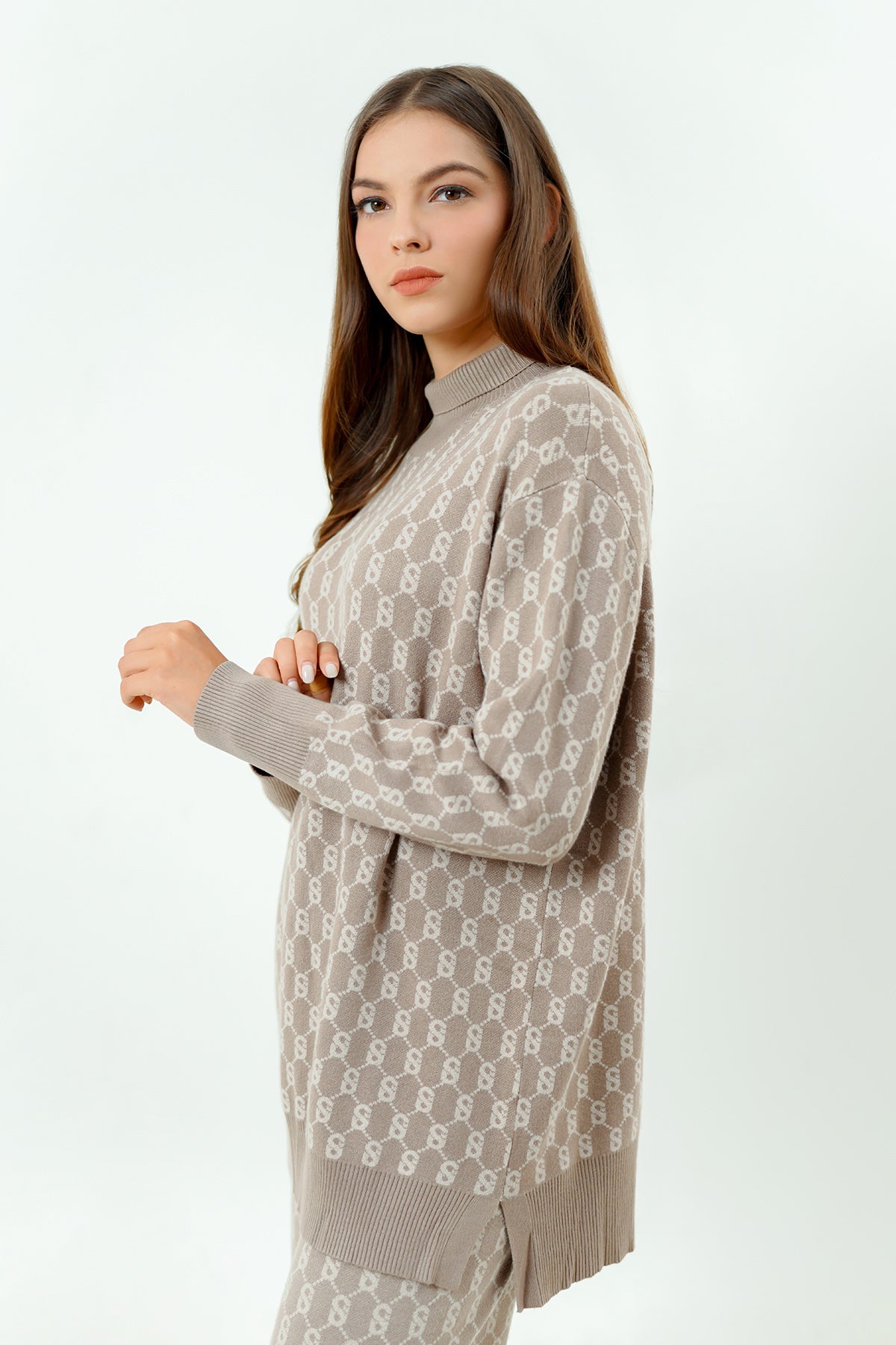 Signature Comfy Sweater - Taupe