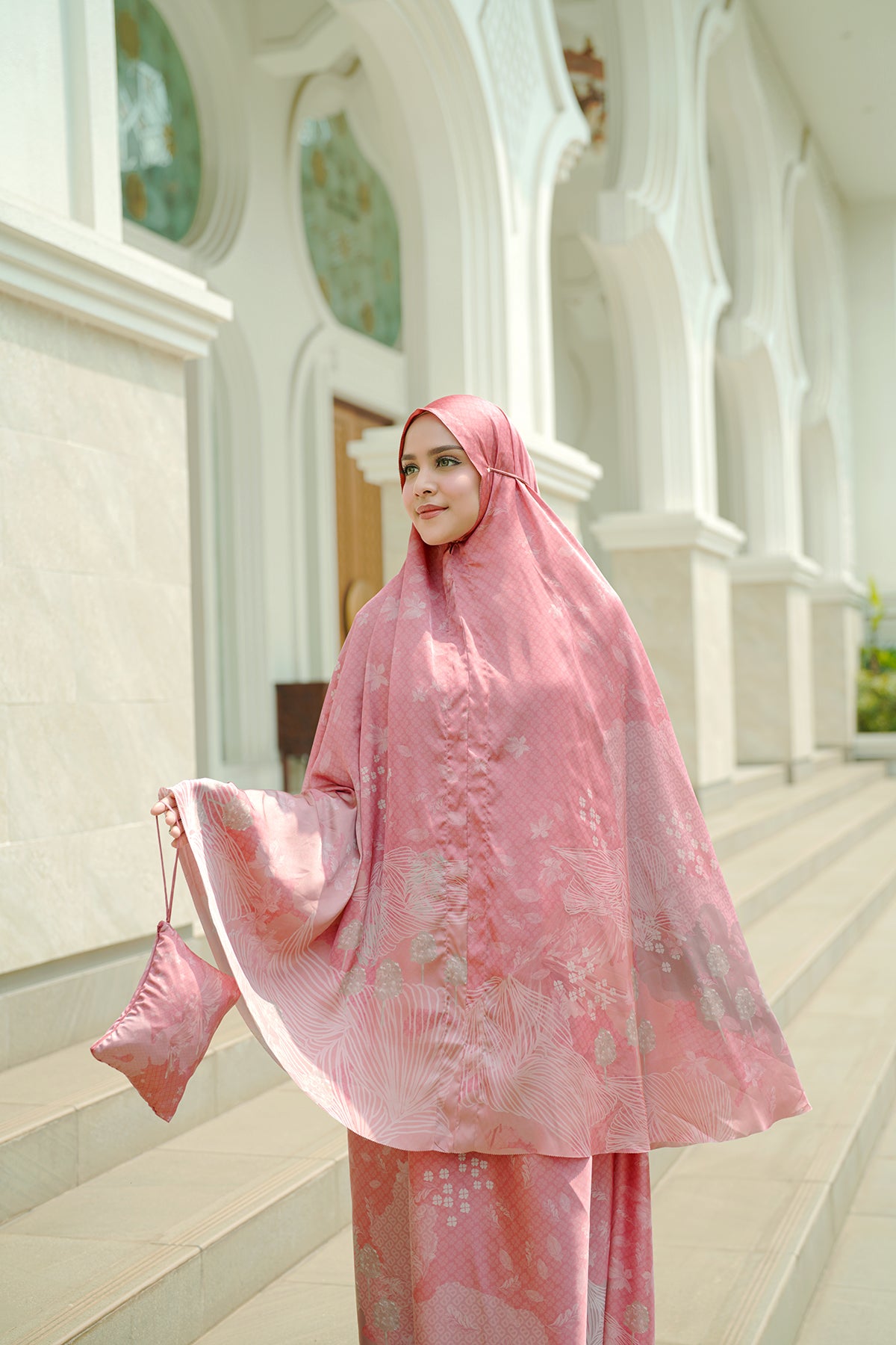 Isdel Robe Iseltwald Prayer Robe - Deep Pink – Buttonscarves