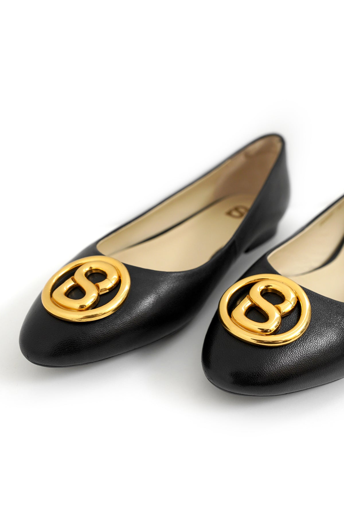 Elan Shoes - Black – Buttonscarves