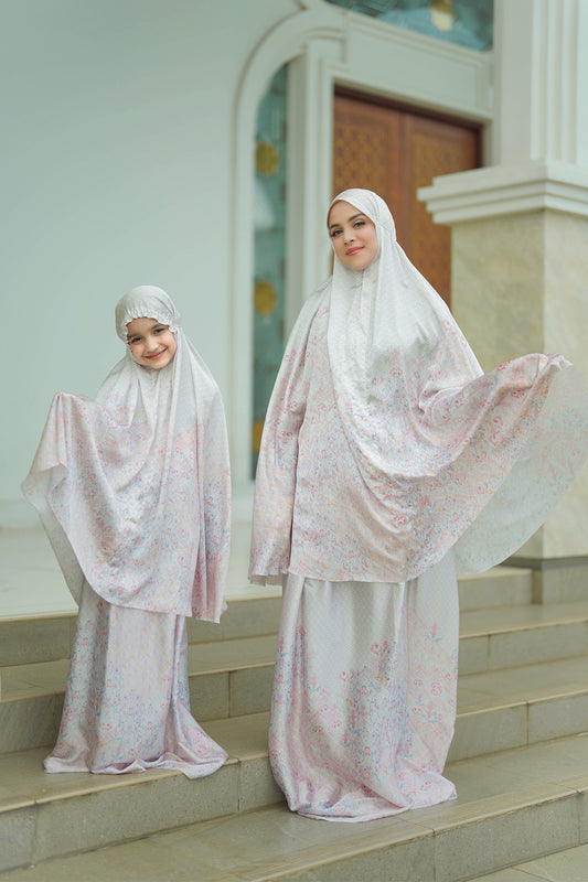 The Granada Prayer Robe - White Pink