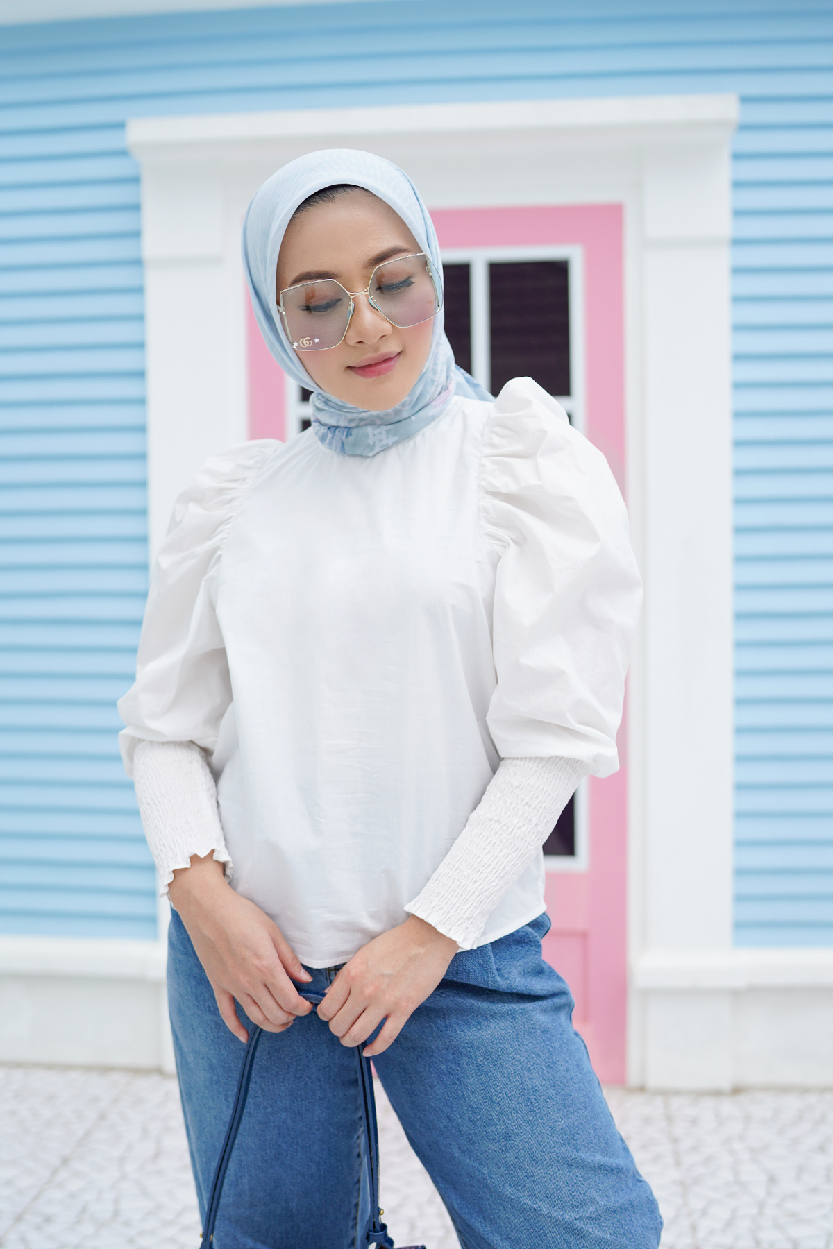White Audy Blouse with Puff Sleeves