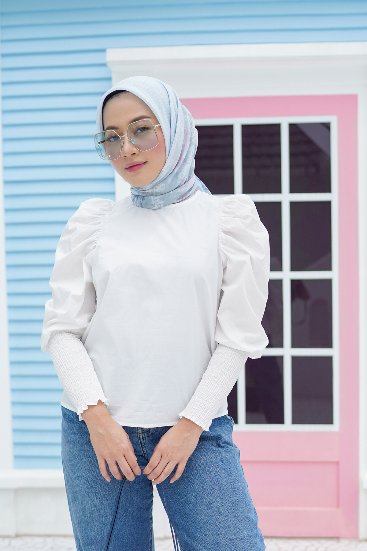 White Audy Blouse with Puff Sleeves