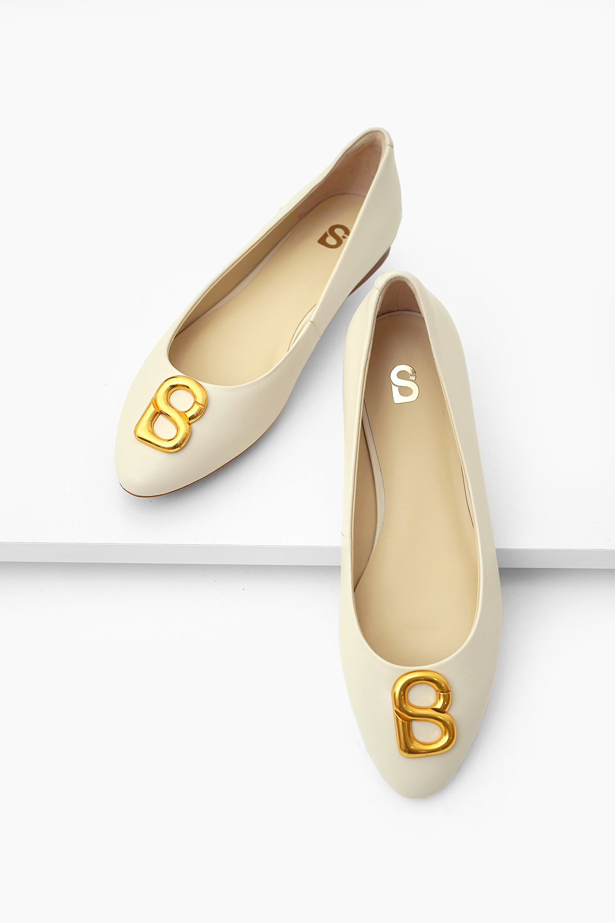 Sisu Button Sisu Shoes - Ivory – Buttonscarves