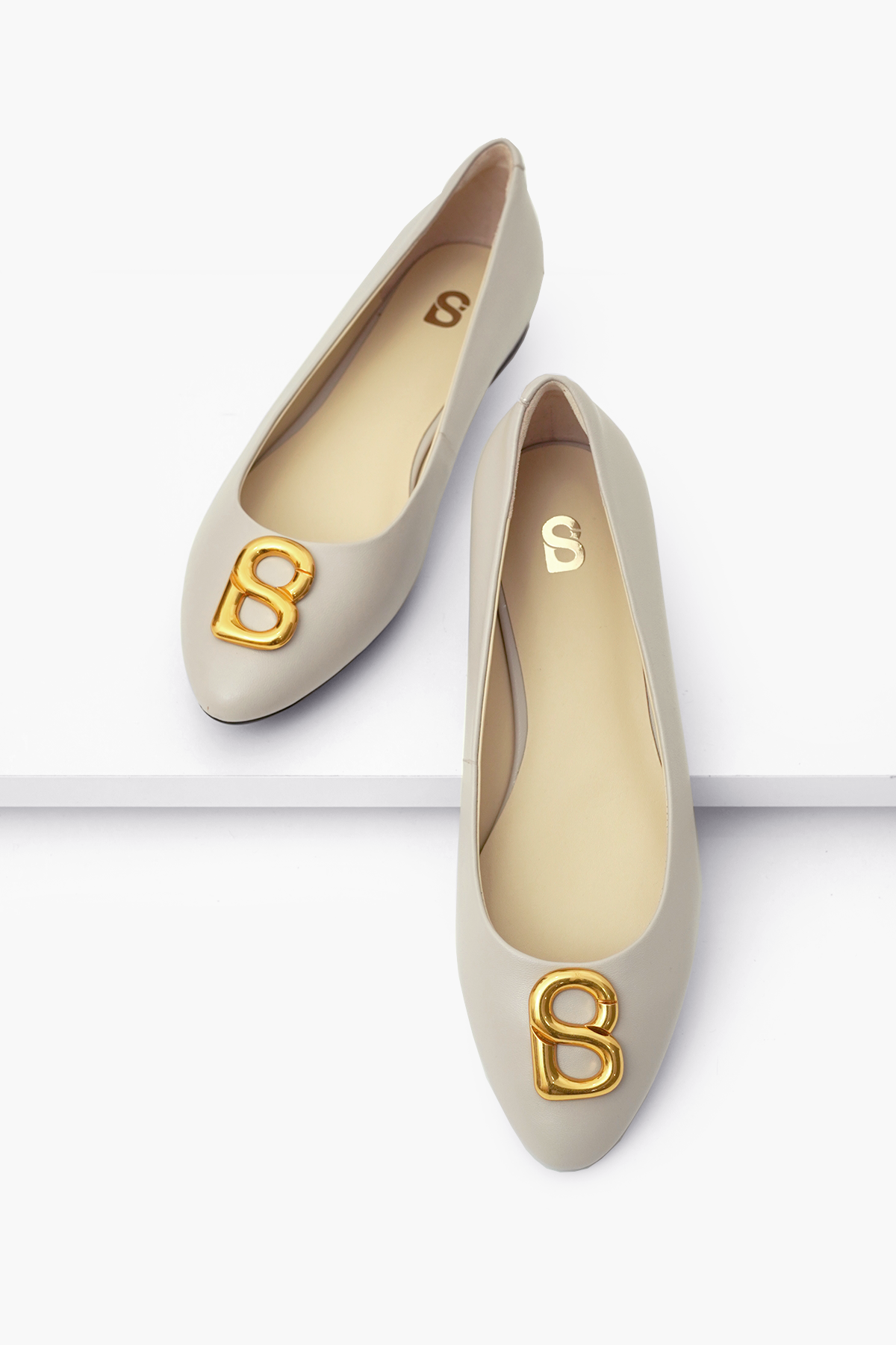 Sisu Button Sisu Shoes - Light Taupe – Buttonscarves
